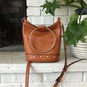Elegant Tan Leather Bucket Bag